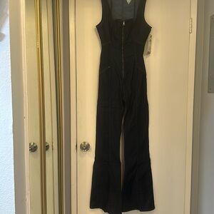 BNWT women’s Indigo blue denim flared dungarees medium cinched waist gorgeous